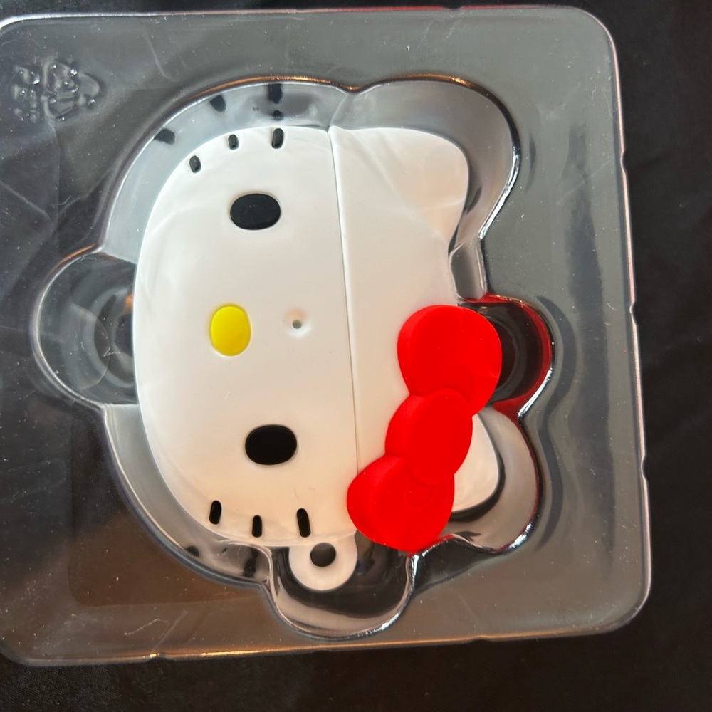 Sanrio Hello Kitty Earbud Case - Picture 3 of 7